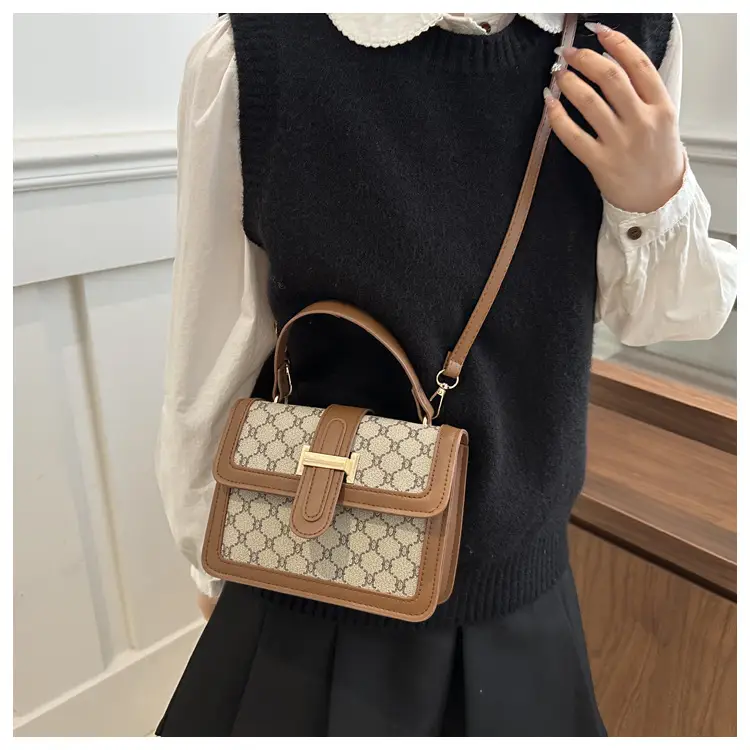 Women Retro Printed Shoulder Bag Brown White — feature 23