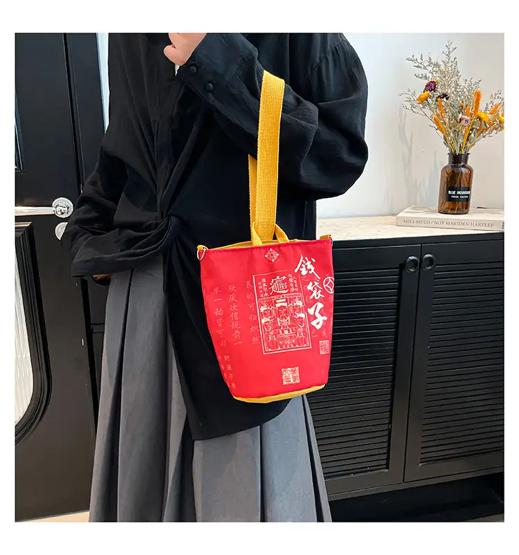 Yuanbao Rich Snake Bag Red Bucket Shoulder Travel Portable — feature 15