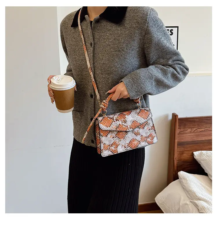 2025 Spring Snake Print Shoulder Bag Women — feature 10