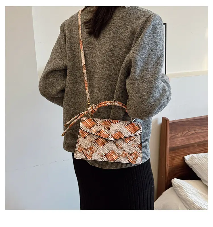 2025 Spring Snake Print Shoulder Bag Women — feature 9