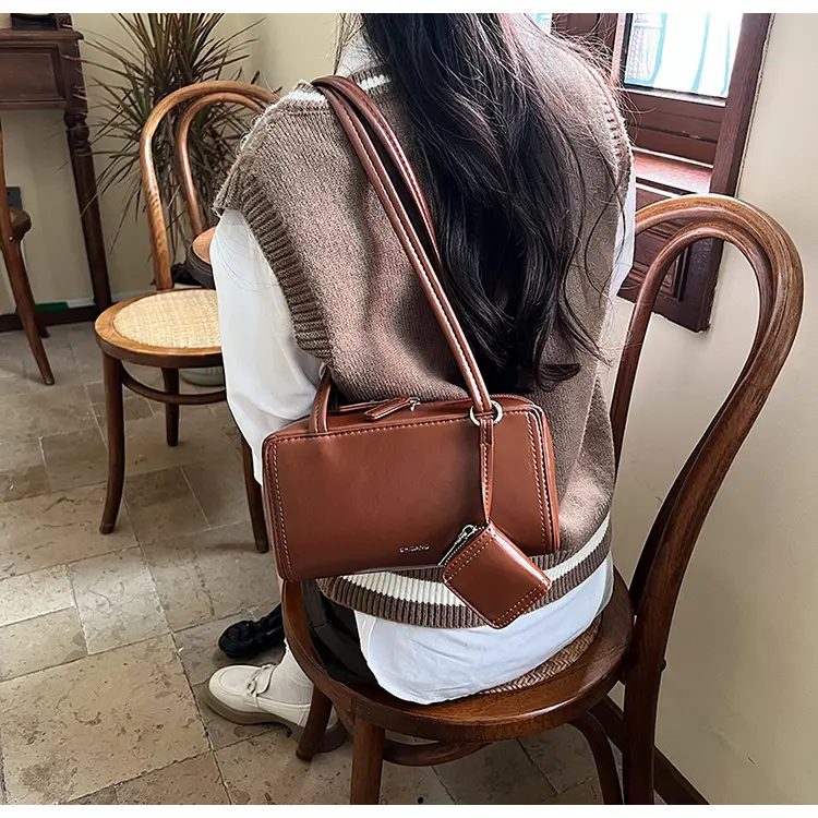 Women's 1-Piece Leather Shoulder Bag Beige 2025 Spring Summer — feature 24