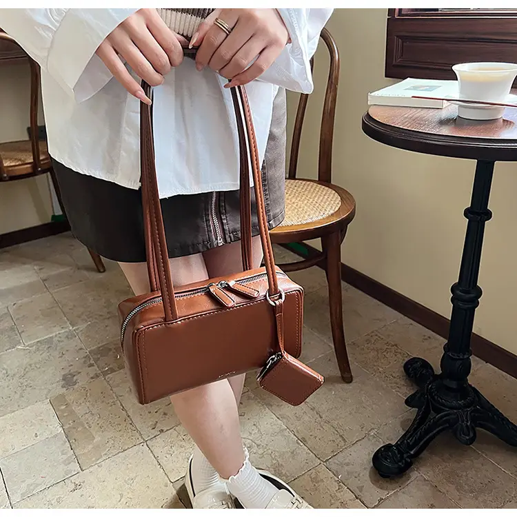 Women's 1-Piece Leather Shoulder Bag Beige 2025 Spring Summer — feature 26