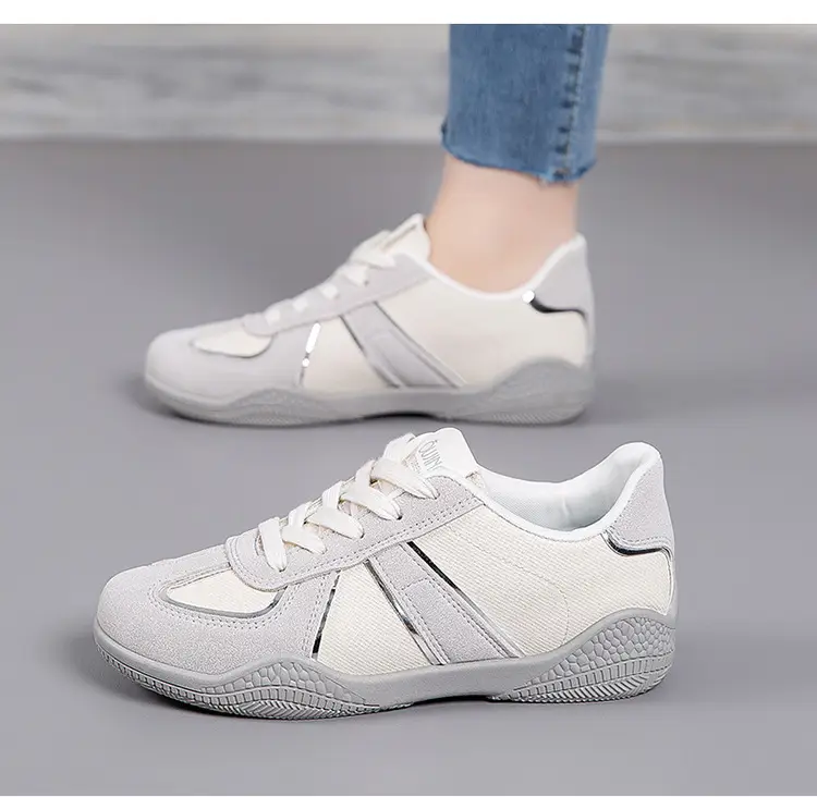 2026 New Spring Versatile Casual Women's Shoes with Soft Soles That Are Comfortable for Students, Lightweight Flat White Sneakers — feature 17
