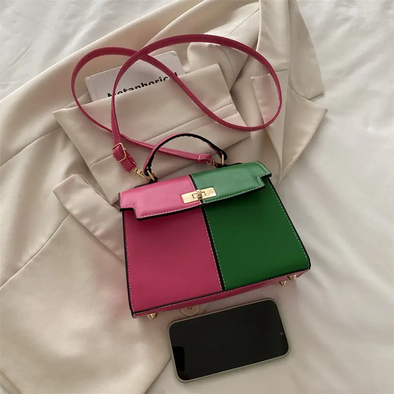 Black Leather Shoulder Bag with Gold Clasp 2025