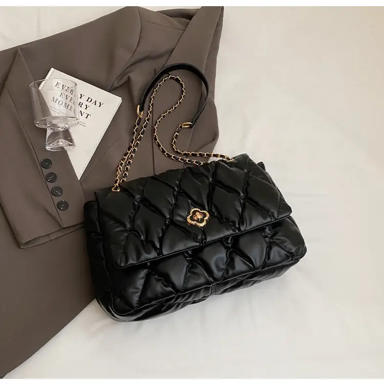Ringed Chain Bag Women's 2025 New Fashionable Summer Fashion Popular Shoulder Bag Large Capacity Commuter Tote Bag - Image 3