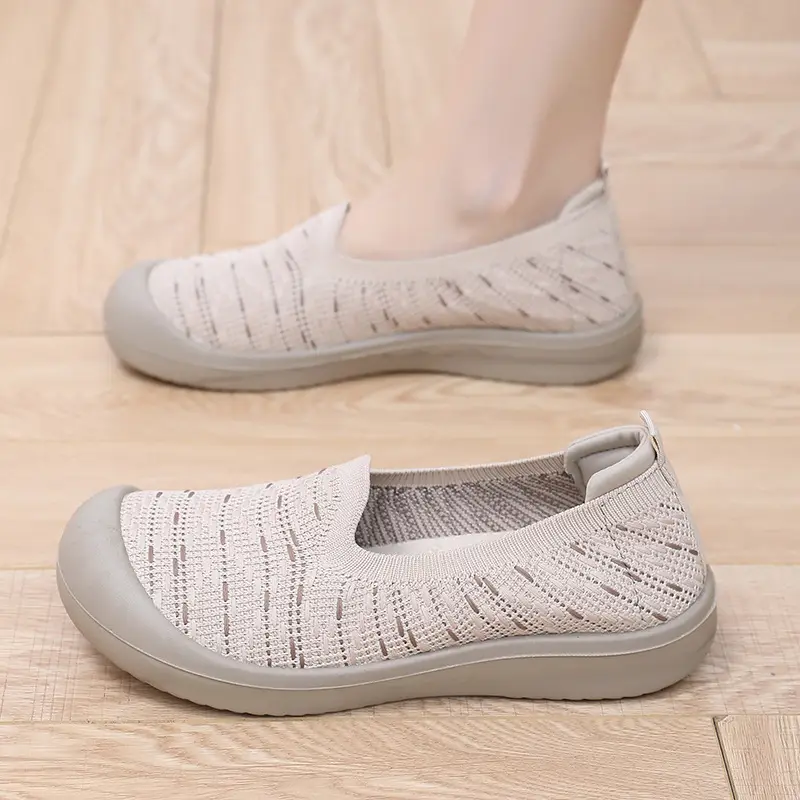 Women's Shoes, New Spring and Autumn Style, Slip-On Shoes, Versatile Lazy Shoes, Fly-Knit Breathable and Wear-Resistant Mom Shoes - Image 6