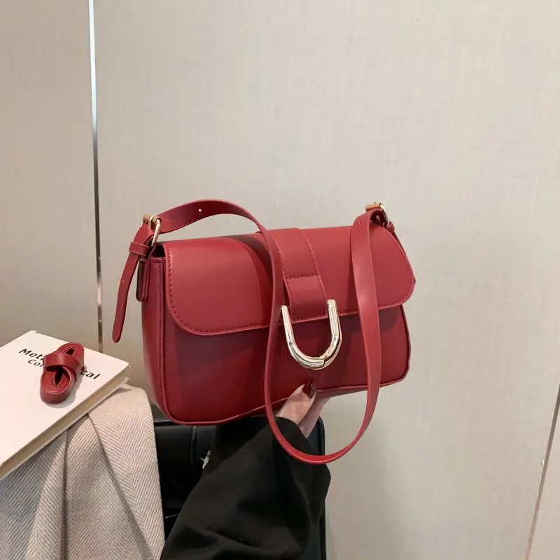 Black Vintage Horseshoe Buckle Shoulder Bag for Women