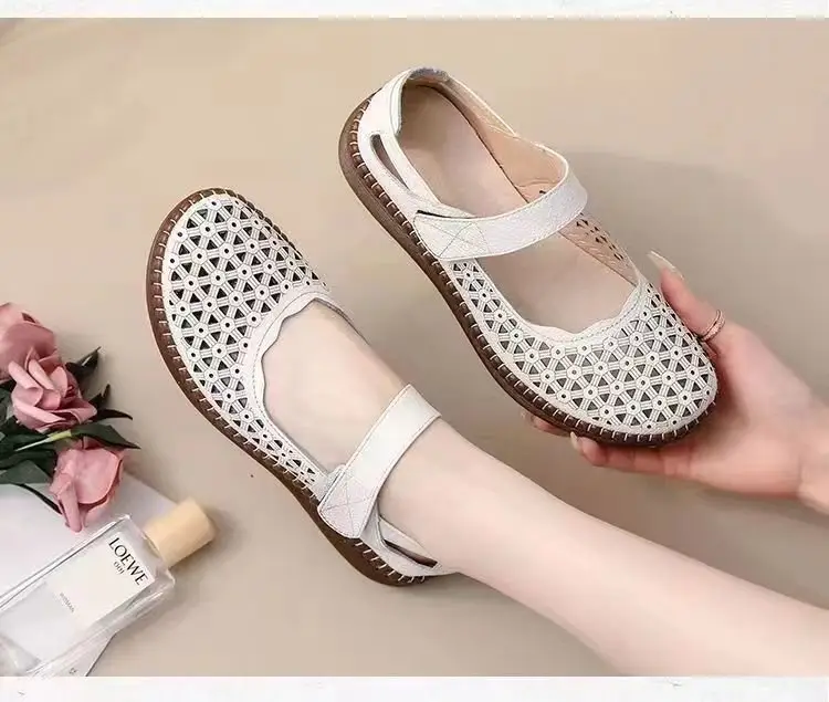 Summer Flat Mother Sandals Breathable Soft-soled Casual Middle-aged and Elderly Cave Shoes Hollow Non-slip Elderly Beach Shoes for Women — feature 10