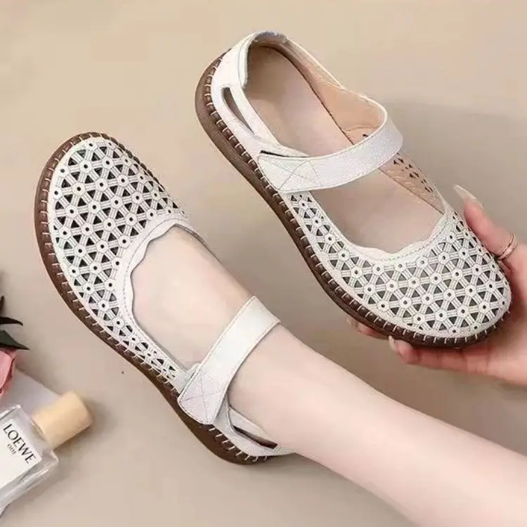 Summer Flat Mother Sandals Breathable Soft-soled Casual Middle-aged and Elderly Cave Shoes Hollow Non-slip Elderly Beach Shoes for Women — feature 14