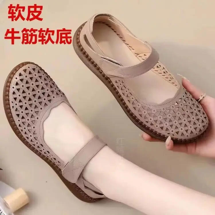 Summer Flat Mother Sandals Breathable Soft-soled Casual Middle-aged and Elderly Cave Shoes Hollow Non-slip Elderly Beach Shoes for Women - Image 4