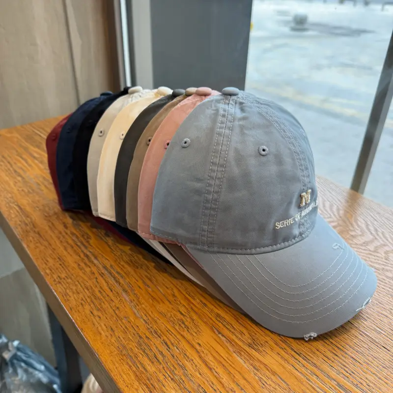 Duck Tongue Baseball Cap Small Beige Series of Minimalism — feature 1