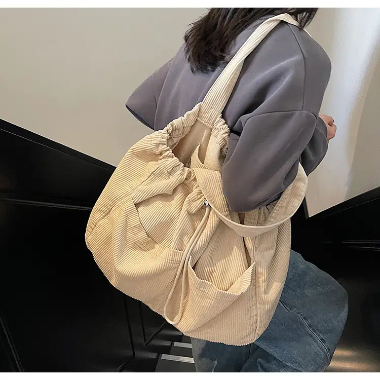 Red Pleated Crossbody Bag Large Capacity 2025 — feature 22