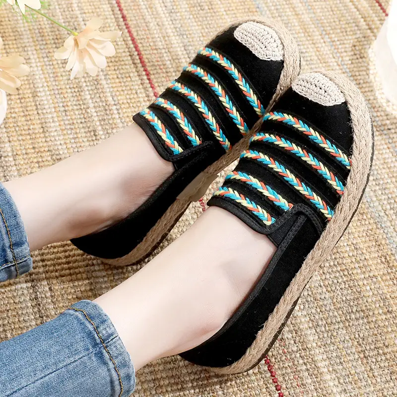 Spring New Old Beijing Cloth Shoes Women's Casual Ethnic Style Mother Shoes Breathable Slip-on Women's Shoes Soft Sole Casual Shoes - Image 5