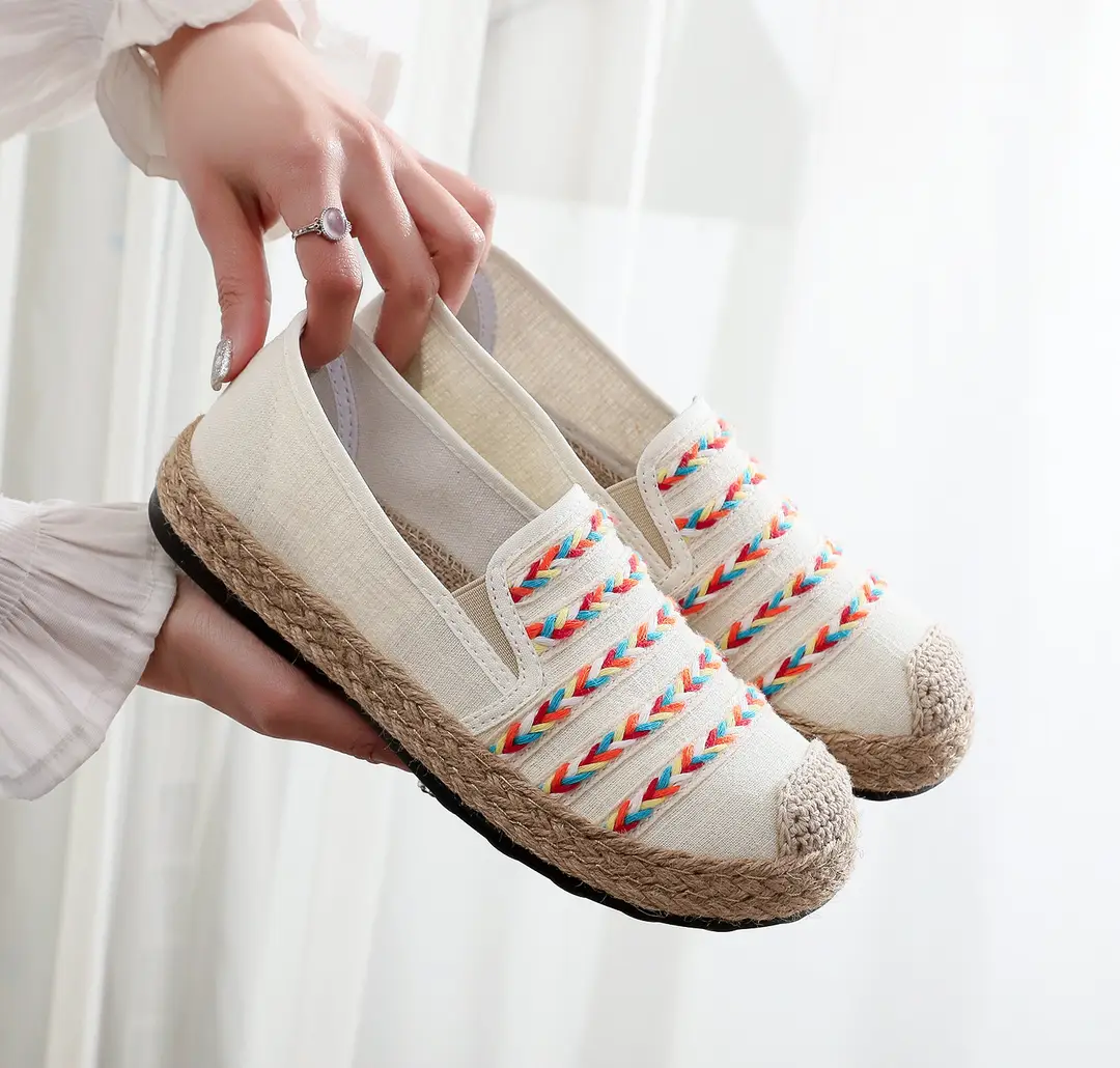 Spring New Old Beijing Cloth Shoes Women's Casual Ethnic Style Mother Shoes Breathable Slip-on Women's Shoes Soft Sole Casual Shoes — feature 3