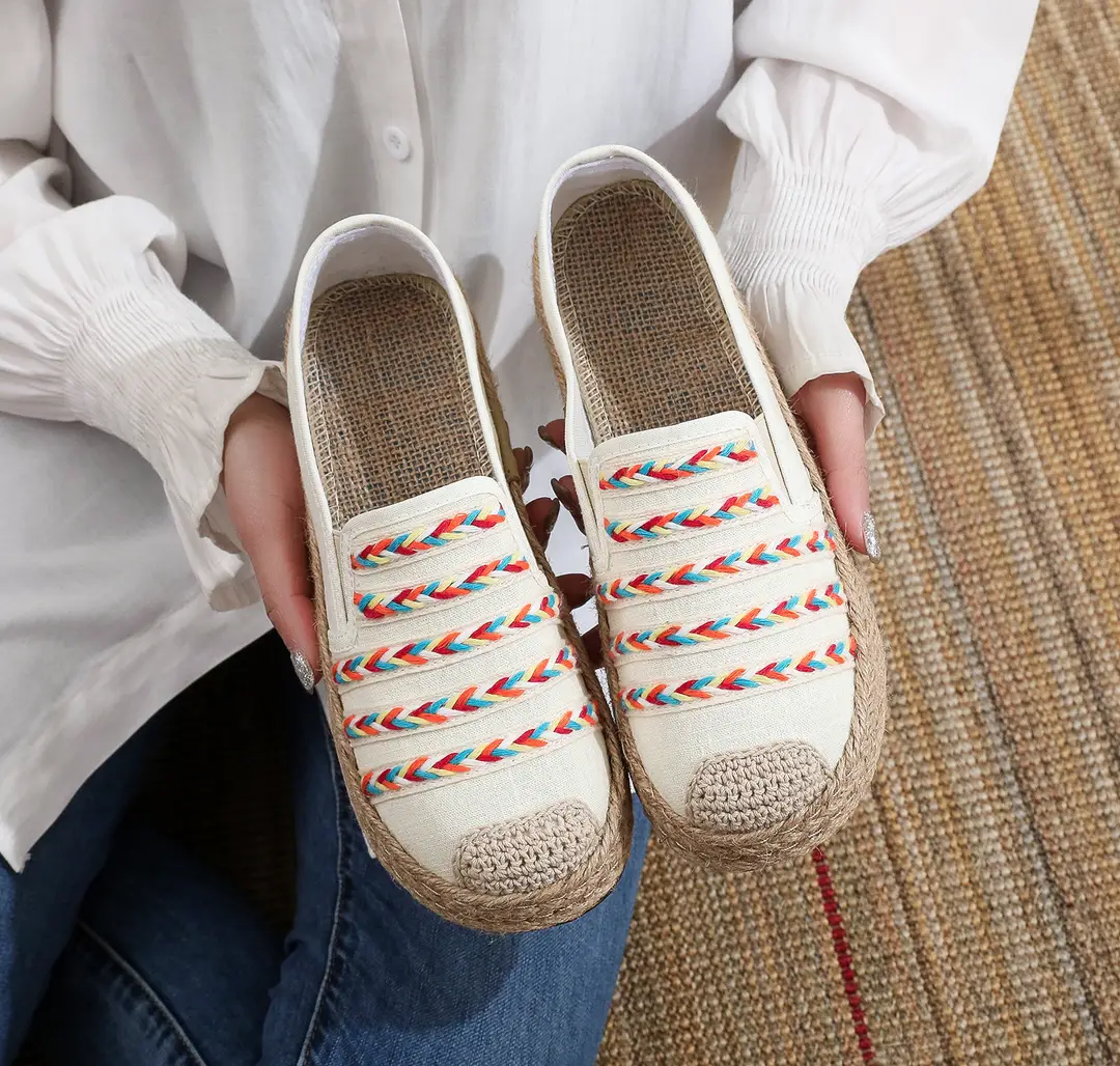 Spring New Old Beijing Cloth Shoes Women's Casual Ethnic Style Mother Shoes Breathable Slip-on Women's Shoes Soft Sole Casual Shoes — feature 4