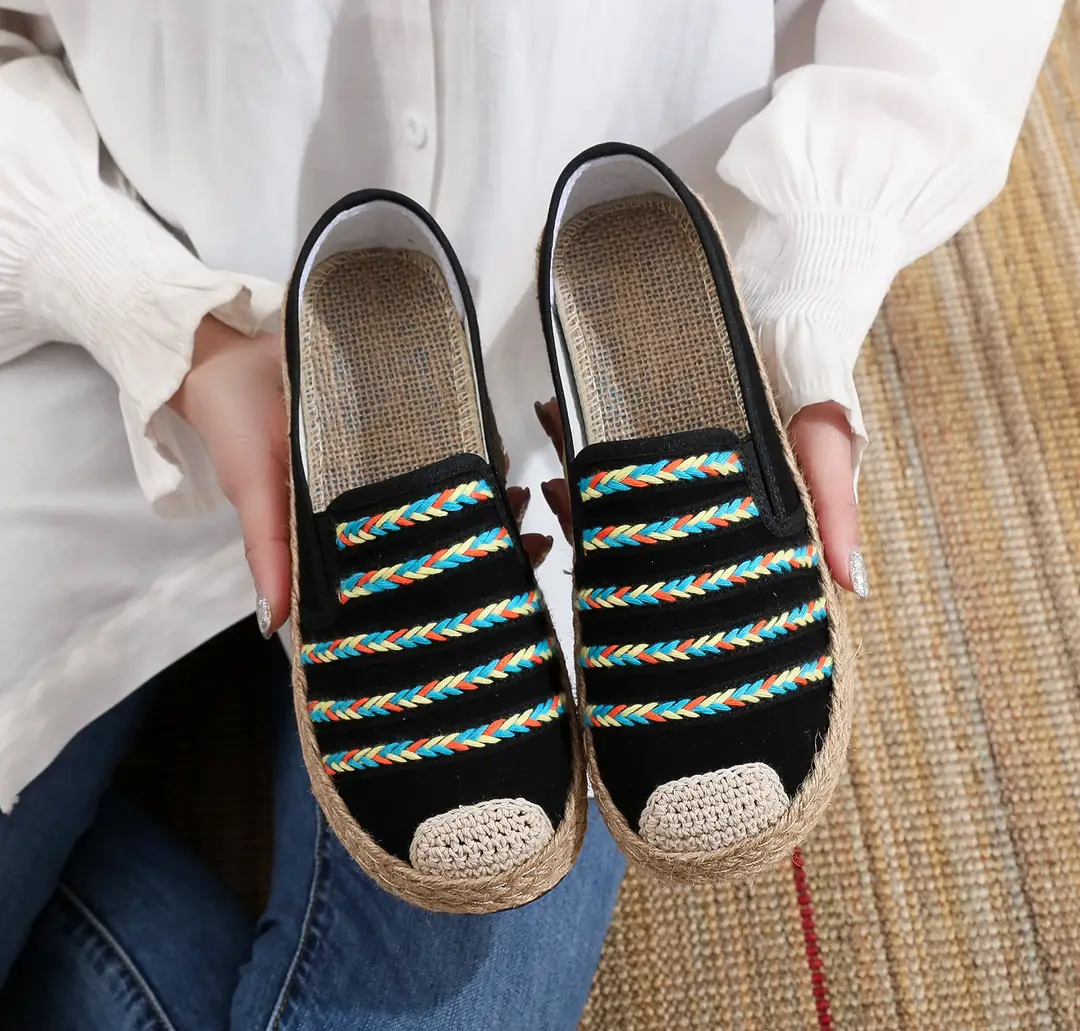 Spring New Old Beijing Cloth Shoes Women's Casual Ethnic Style Mother Shoes Breathable Slip-on Women's Shoes Soft Sole Casual Shoes — feature 5