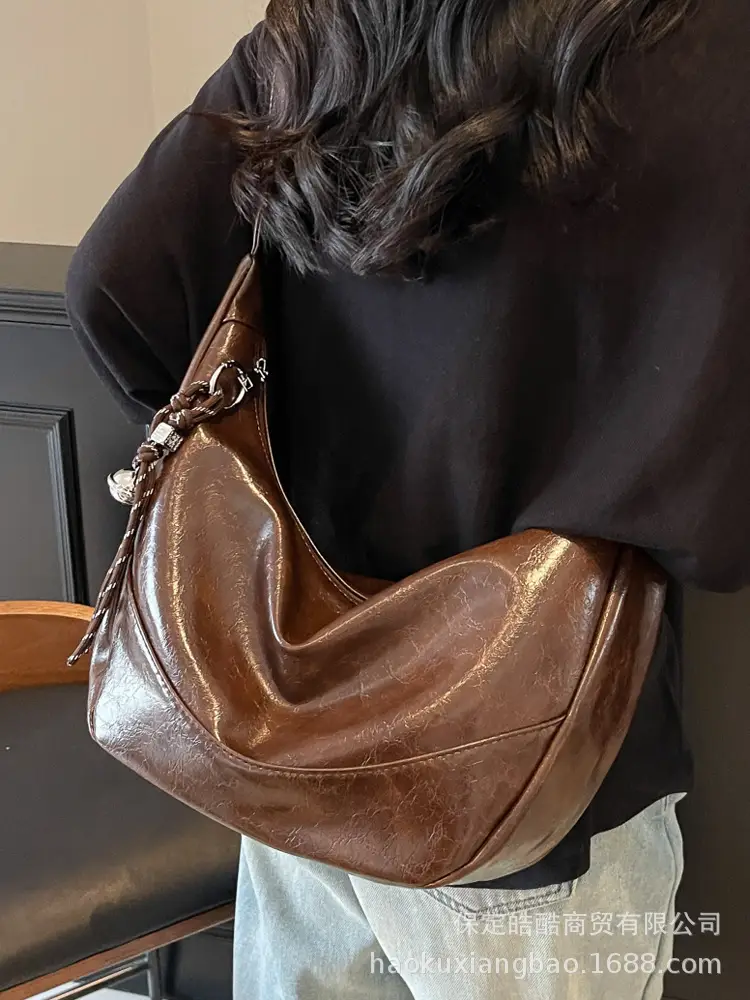 Brown Leather Shoulder Bag for Women 2025 - Image 12