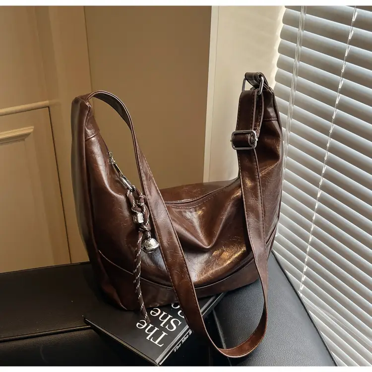 Brown Leather Shoulder Bag for Women 2025 — feature 14