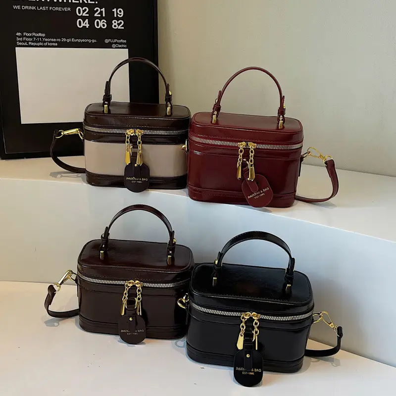 Retro Crossbody Bag Red Leather 2025 New Fashion - Image 6
