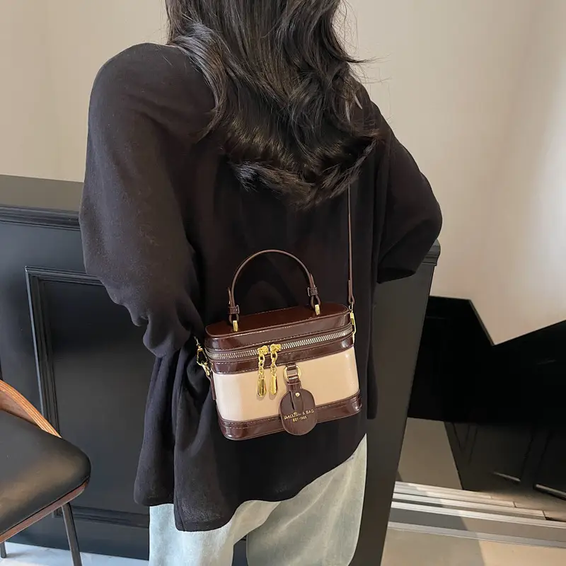 Retro Crossbody Bag Red Leather 2025 New Fashion - Image 8