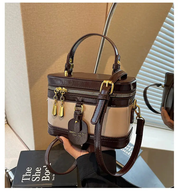 Retro Crossbody Bag Red Leather 2025 New Fashion — feature 1