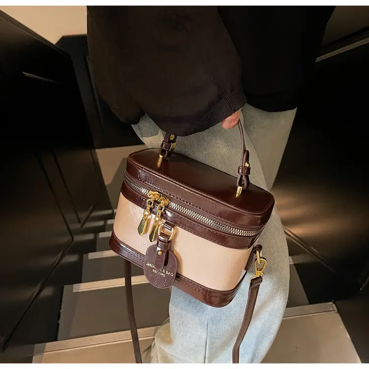 Retro Crossbody Bag Red Leather 2025 New Fashion — feature 22