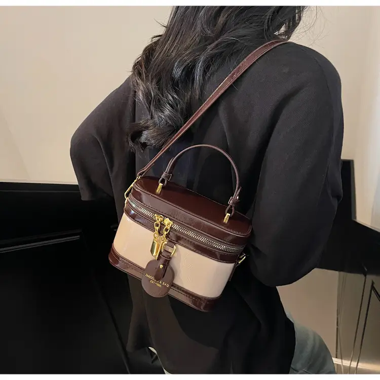 Retro Crossbody Bag Red Leather 2025 New Fashion — feature 23