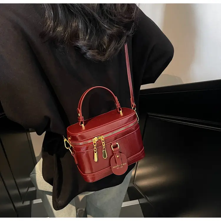 Retro Crossbody Bag Red Leather 2025 New Fashion — feature 26