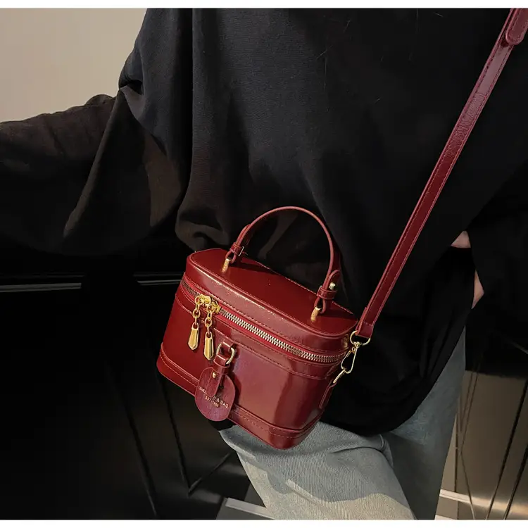 Retro Crossbody Bag Red Leather 2025 New Fashion — feature 27
