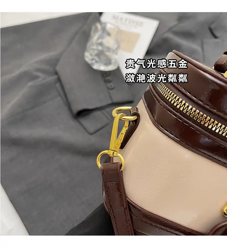 Retro Crossbody Bag Red Leather 2025 New Fashion — feature 3