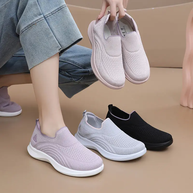 Spring New Women's Shoes Wholesale Fly-Knit Upper Mom Shoes Spring and Autumn Soft Sole Soft Upper Casual Versatile Breathable Sports Shoes - Image 5