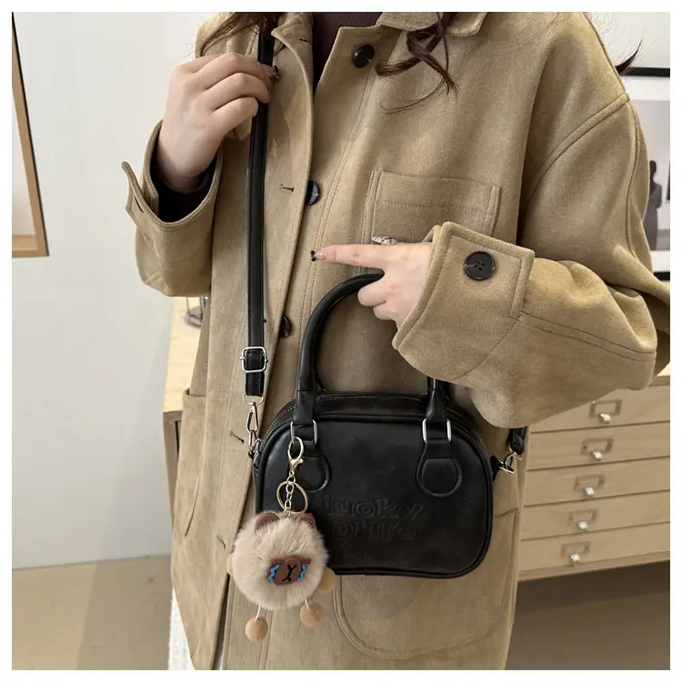 Women's 2025 Large Capacity Korean Style Shoulder Crossbody Bag — feature 17