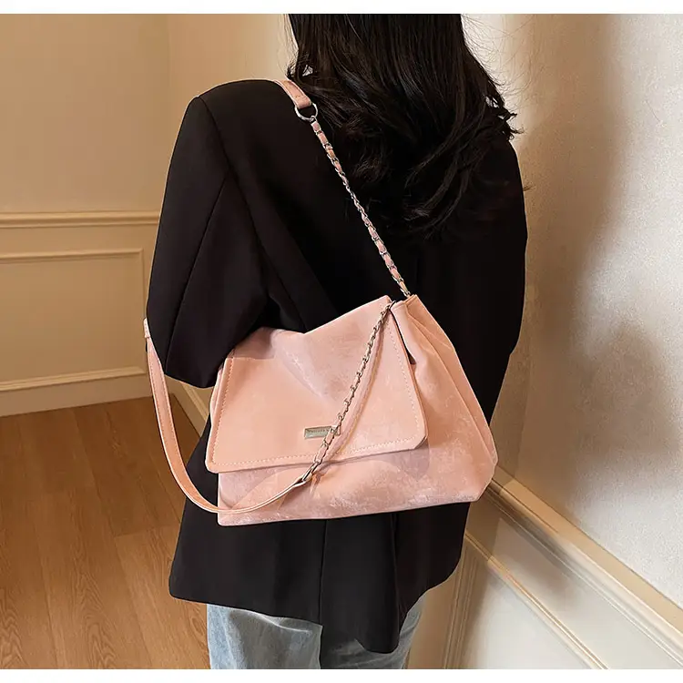 Black Velvet Chain Shoulder Bag for Women 2025 — feature 25