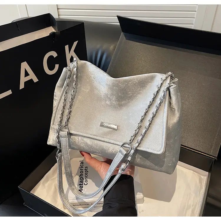 Black Velvet Chain Shoulder Bag for Women 2025 — feature 27