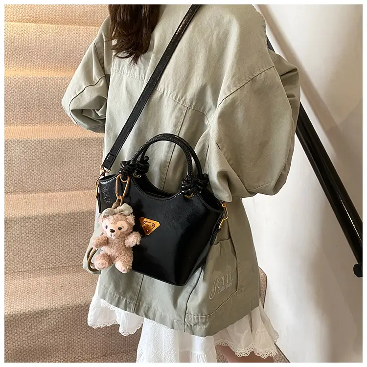Korean Style Retro Crossbody Bag for Women — feature 16