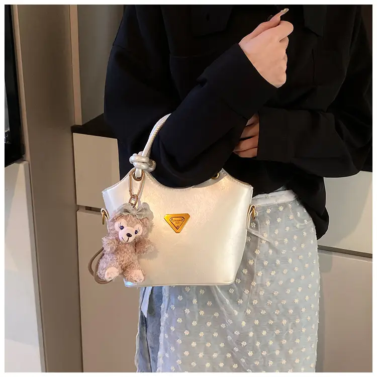 Korean Style Retro Crossbody Bag for Women — feature 17