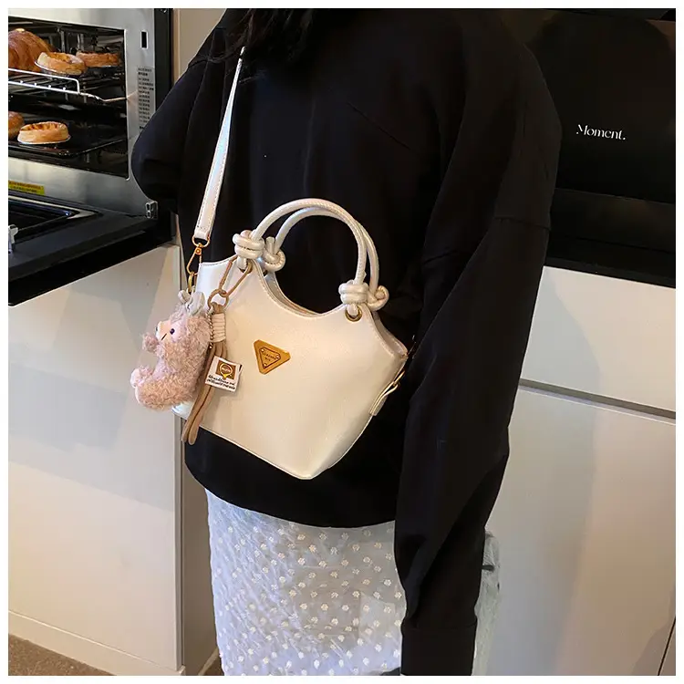Korean Style Retro Crossbody Bag for Women — feature 19