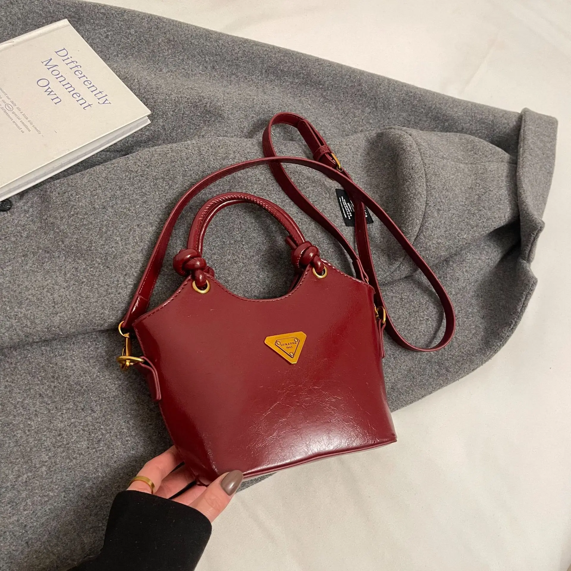 Korean Style Retro Crossbody Bag for Women - Image 3