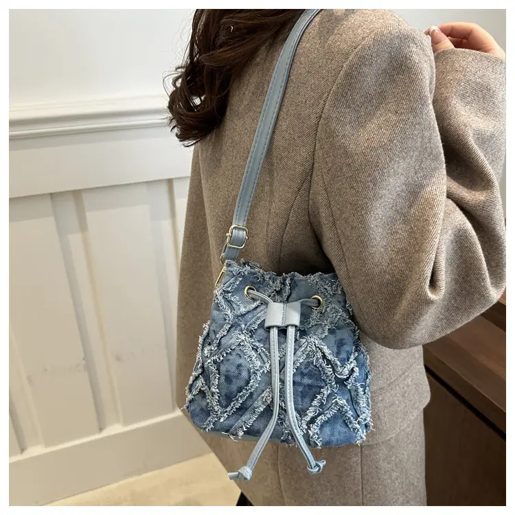Lingge Blue Drawstring Tassel Shoulder Bag Women — feature 13