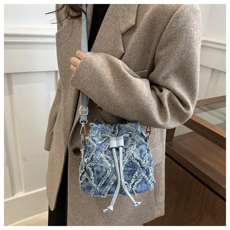 Lingge Blue Drawstring Tassel Shoulder Bag Women — feature 16