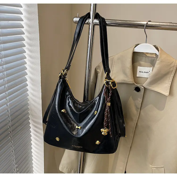Women's Cross-border Retro Shoulder Tote Bag Beige Gold Button — feature 23