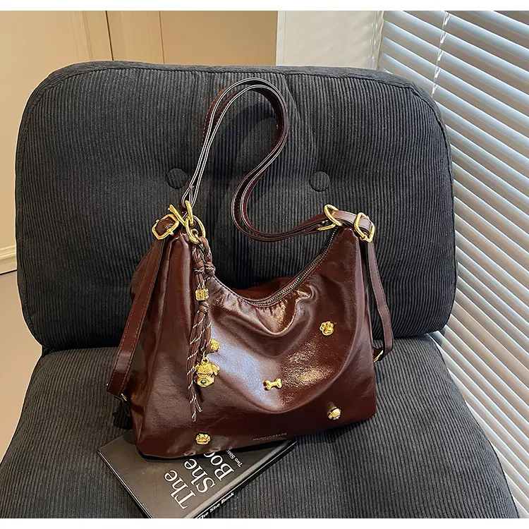 Women's Cross-border Retro Shoulder Tote Bag Beige Gold Button — feature 25