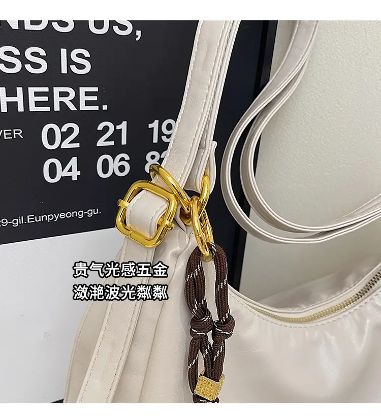 Women's Cross-border Retro Shoulder Tote Bag Beige Gold Button — feature 7