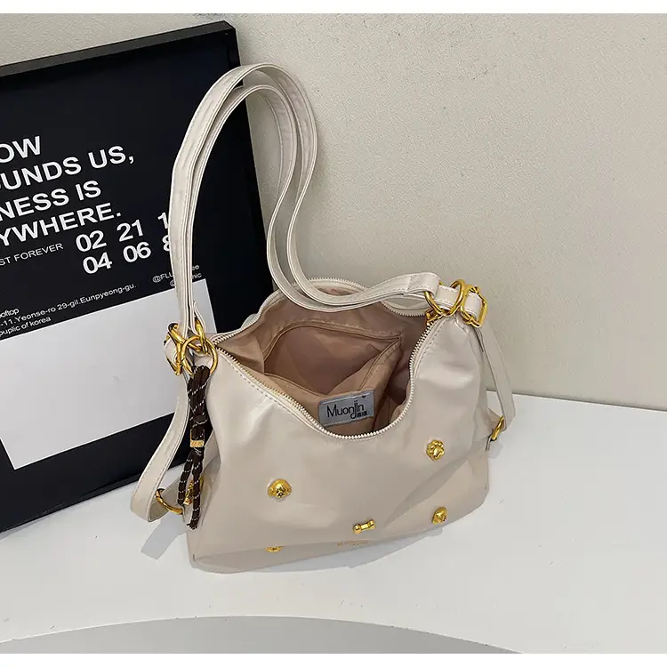 Women's Cross-border Retro Shoulder Tote Bag Beige Gold Button — feature 9