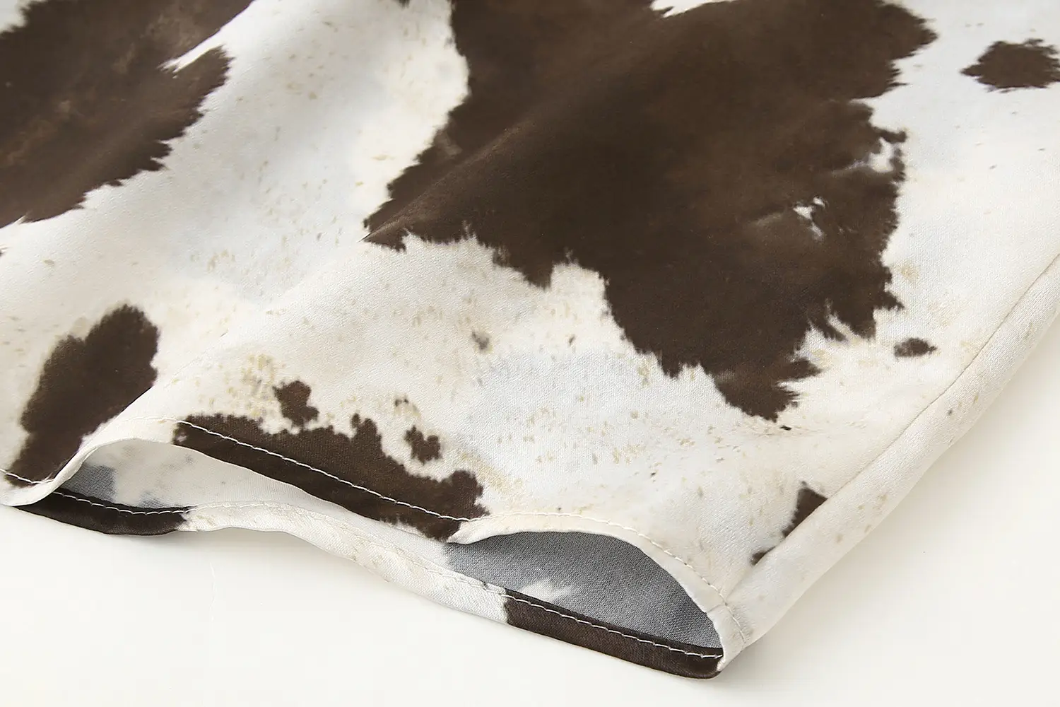 Women Printed Cowhide Lapel Shirt with Belt Midi Suit — feature 10