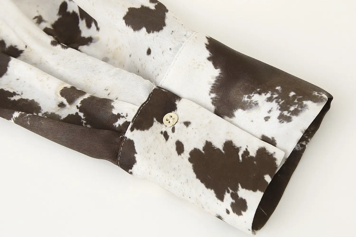 Women Printed Cowhide Lapel Shirt with Belt Midi Suit — feature 11