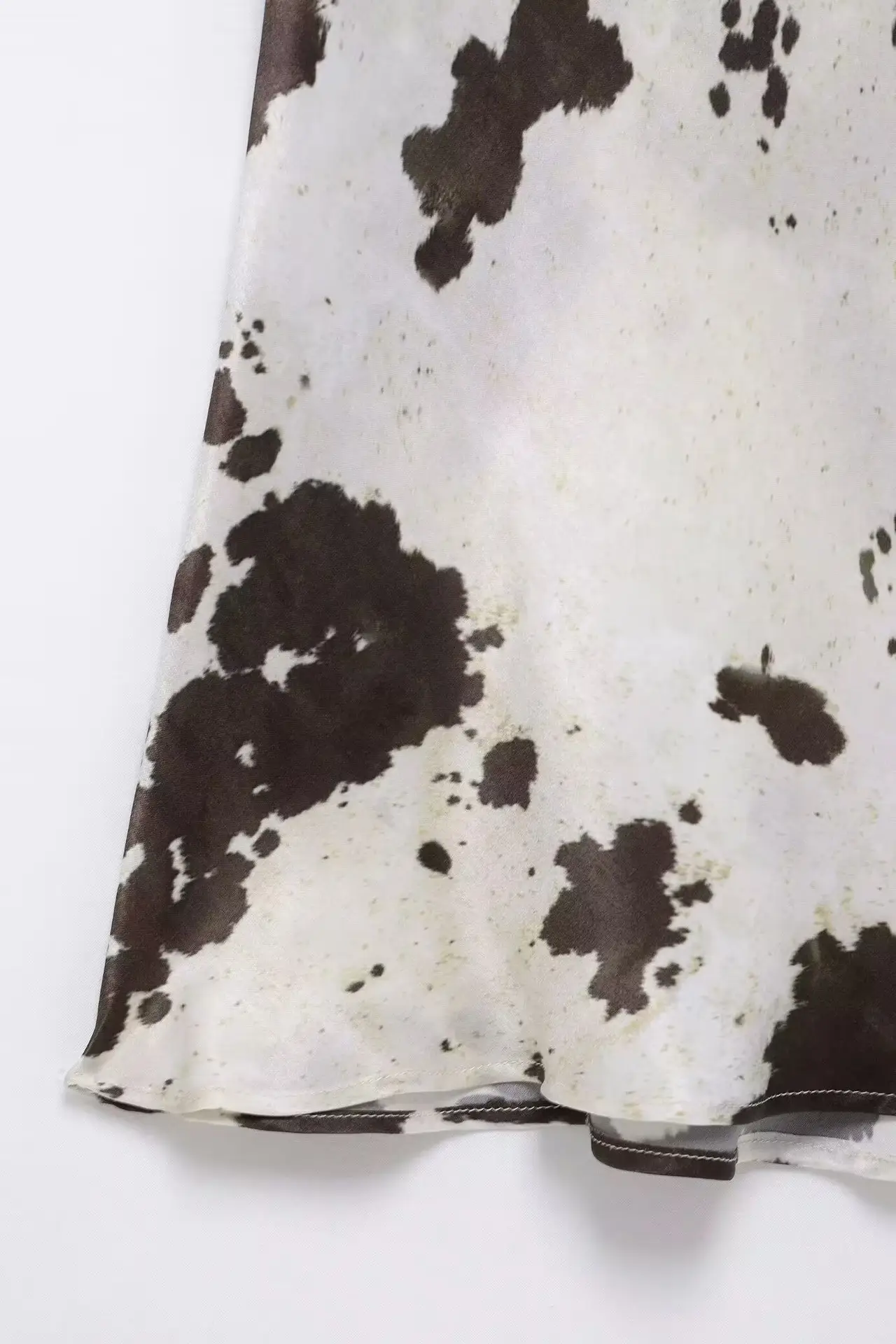 Women Printed Cowhide Lapel Shirt with Belt Midi Suit — feature 20