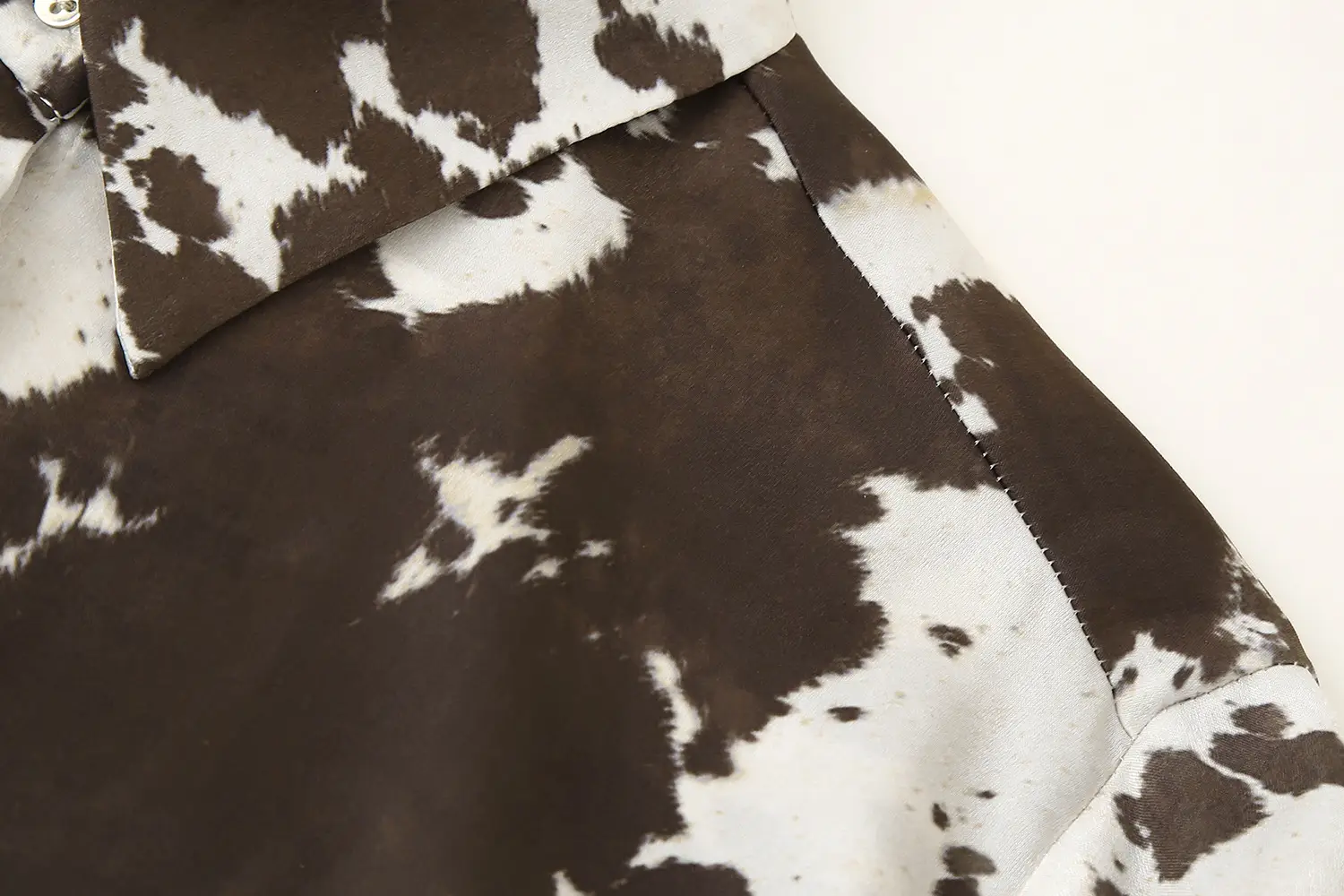 Women Printed Cowhide Lapel Shirt with Belt Midi Suit — feature 6