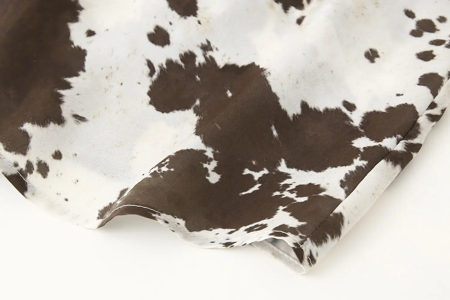 Women Printed Cowhide Lapel Shirt with Belt Midi Suit — feature 9