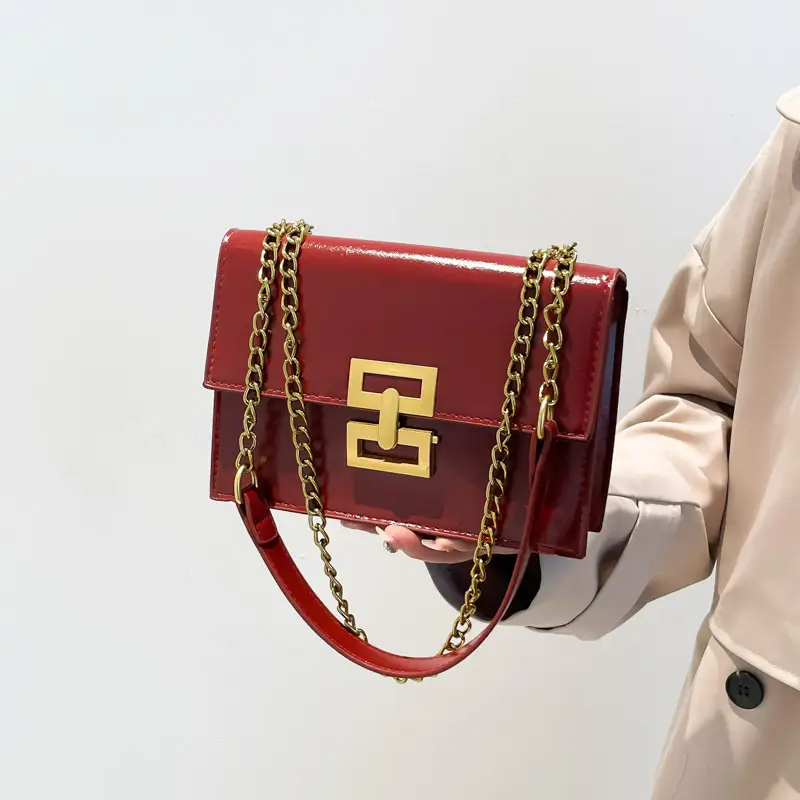 Red European Chain Shoulder Bag for Women - Image 5